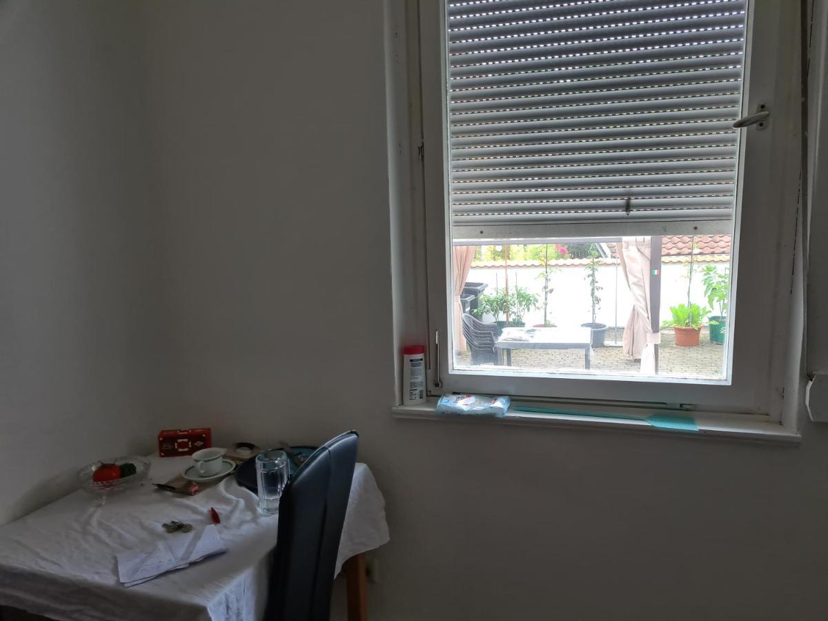 Charmantes Helles Zimmer Zentrumnah Und Naturnah Göppingen Exteriör bild